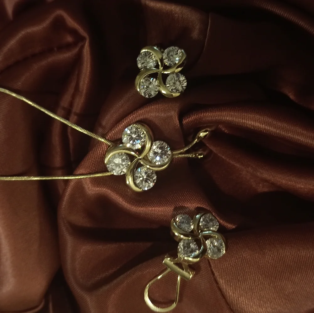 Jewelry Set - Picture 2 of 2